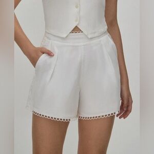 NWT RIHOAS The White Lace Trim High-Waisted Shorts Sz XS, S, M.